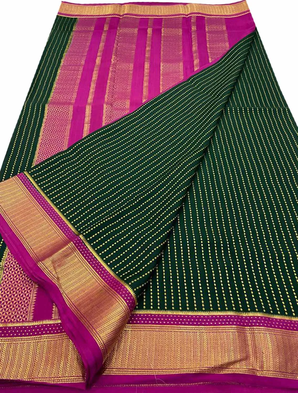 Elegant Green Crepe Silk Saree - Handloom Mysore Craftsmanship