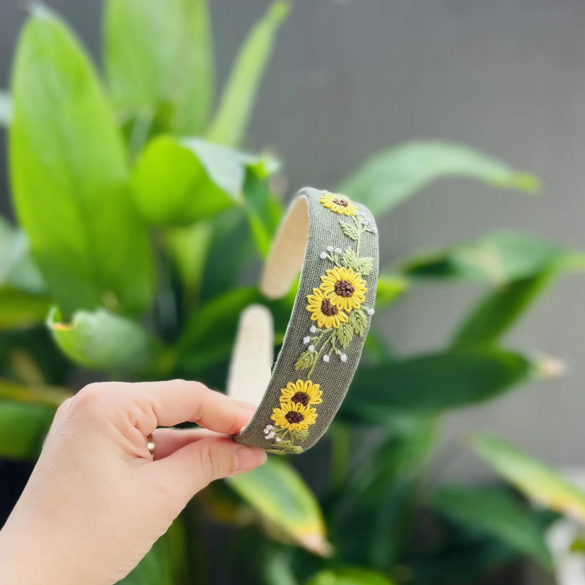 Hand Floral Embroidered Headband, Embroidered Hairband, Daisy Hairband, Women headband