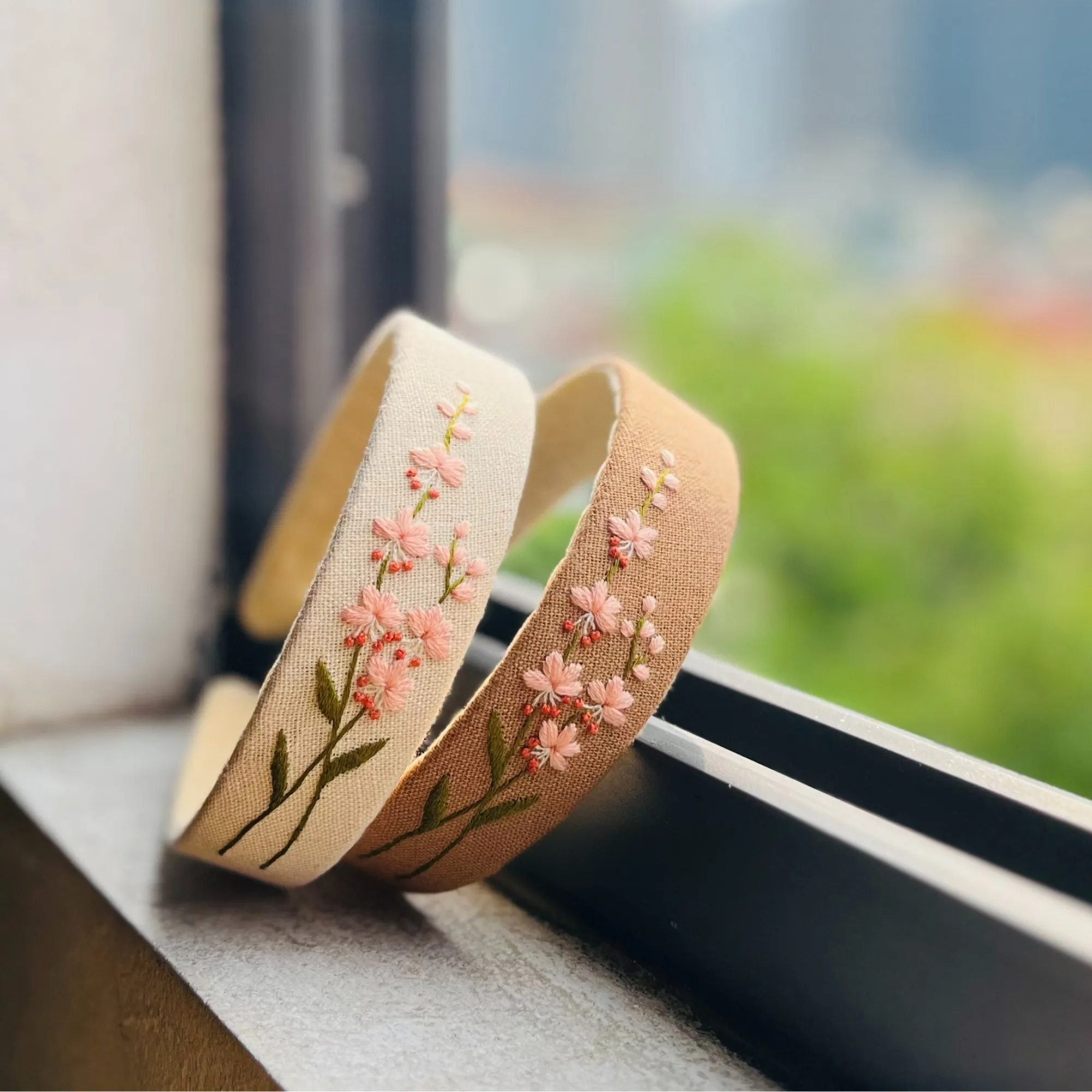 Hand Floral Embroidered Headband, Embroidered Hairband, Daisy Hairband, Women headband