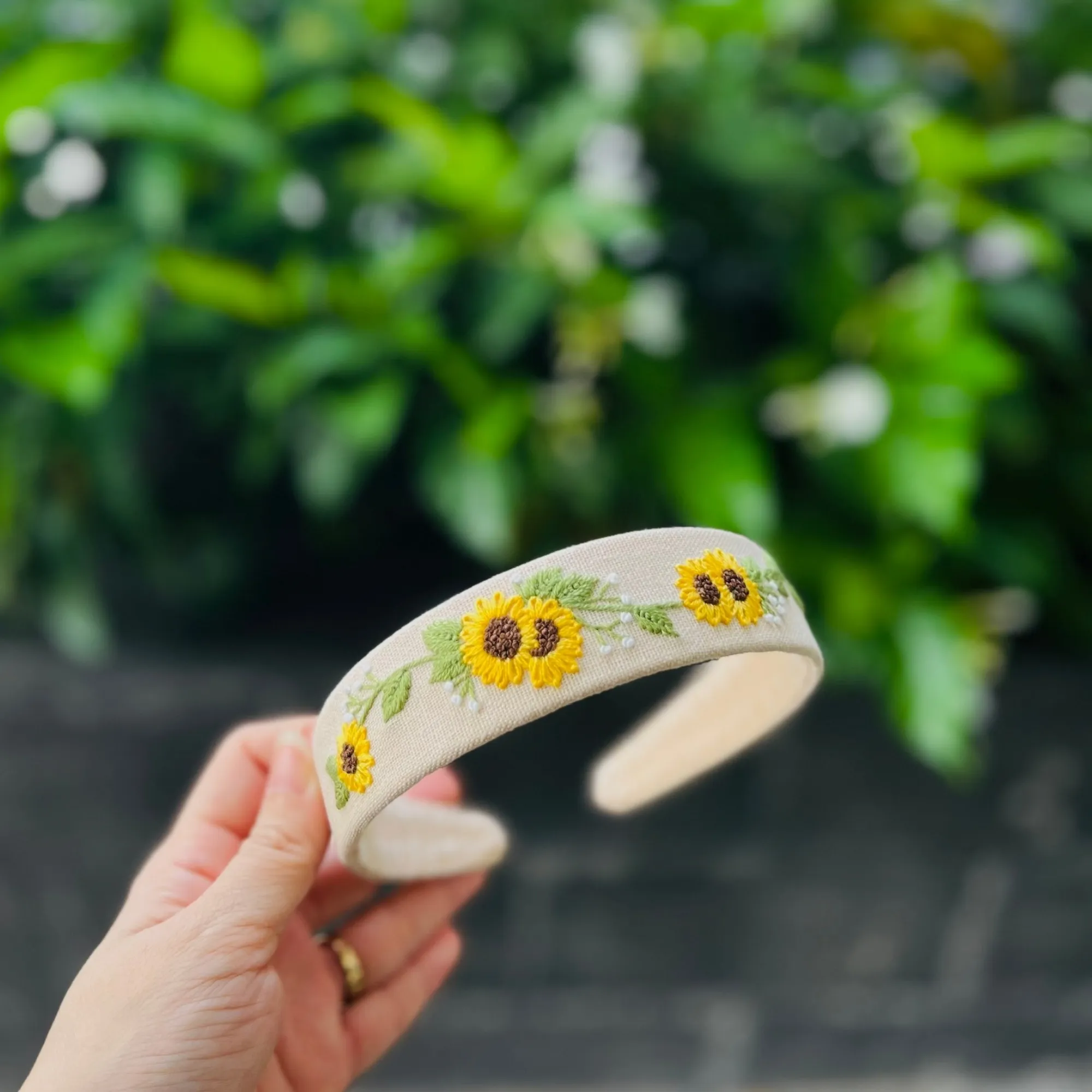 Hand Floral Embroidered Headband, Embroidered Hairband, Daisy Hairband, Women headband