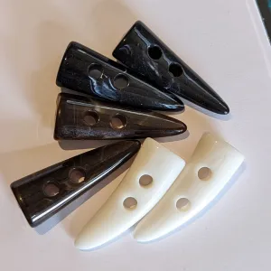 Large Tooth Toggle / Polyester