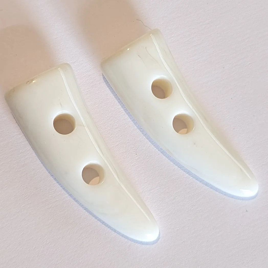 Large Tooth Toggle / Polyester