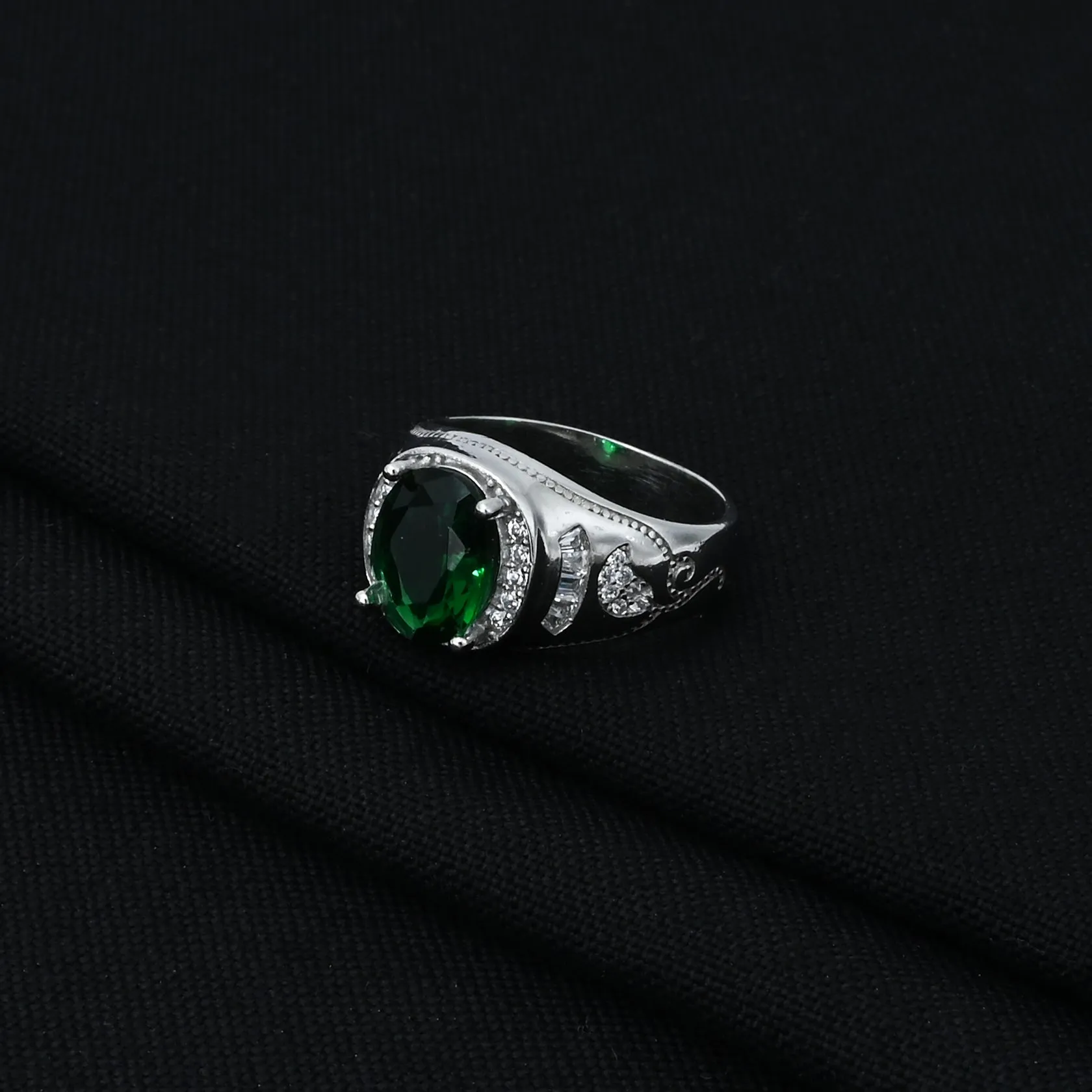 Silver Grace Shine Of Green Stone Ring